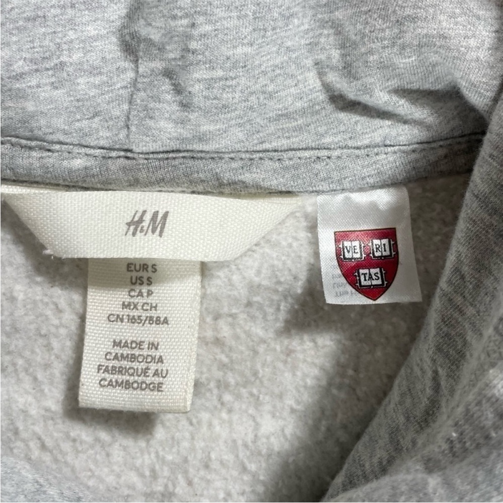 H&M Harvard Preppy Athleisure Grey & Red Logo Cotton Blend Hoodie - Picture 6 of 10